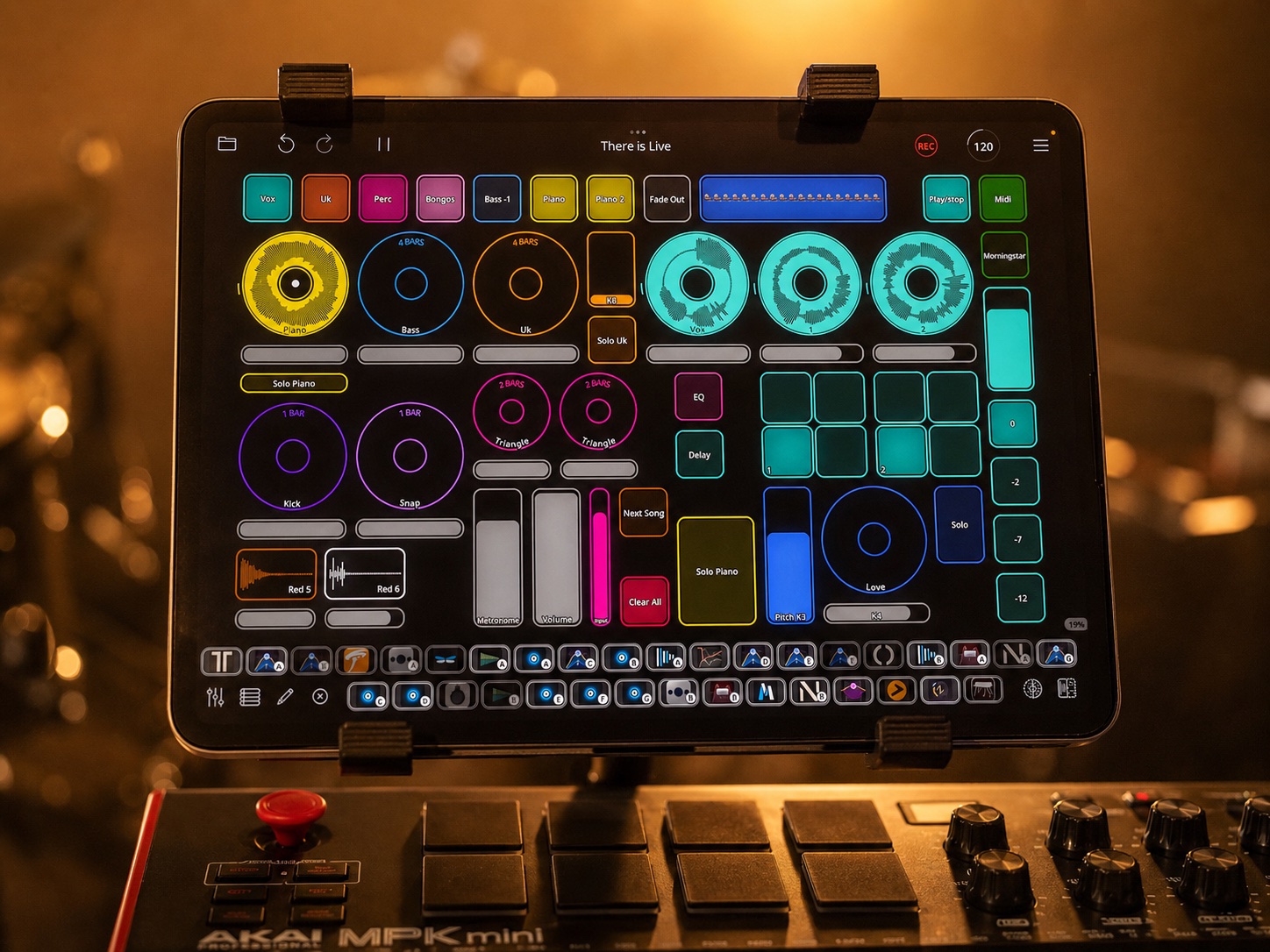 Inby performing with a custom Loopy Pro song project.